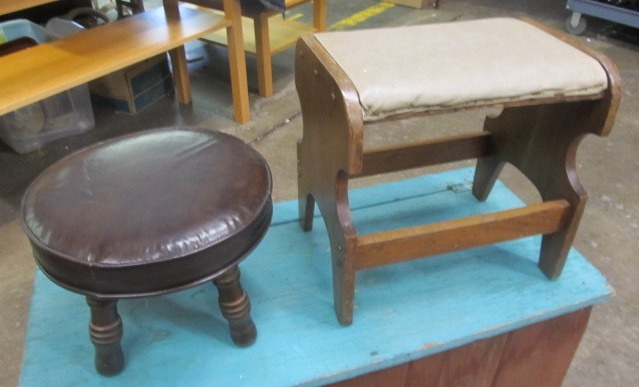 lot 7 image: Pair of Vintage Stools