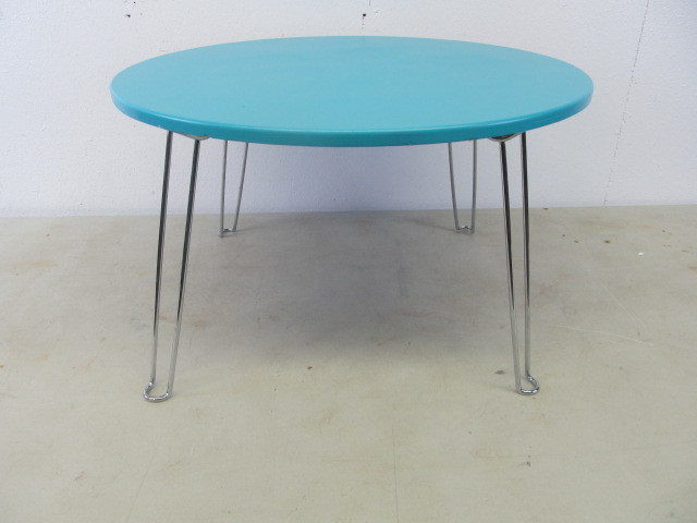 lot 16 image: Blue Tabletop Collapsible Stand
