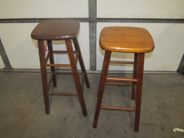 lot 18 image: Pair of Vintage Wood Artist Stools