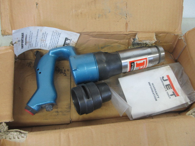 lot 22 image: LIKE NEW Jet JCO-2RV Chipping Hammer in Box