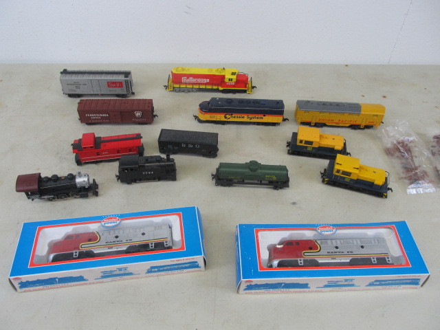 lot 34 image: Lot of HO Trains