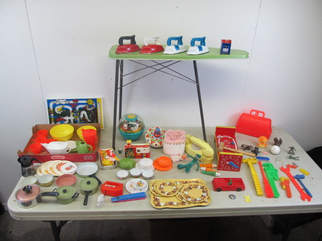 lot 37 image: Large Group of 1960s Toys