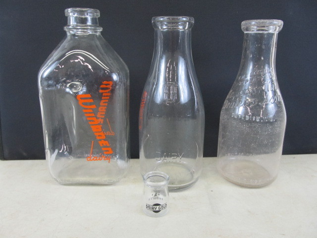 lot 44 image: Vintage Dairy & Milk Bottles Rare ELWELL Dairy Farm Bottle