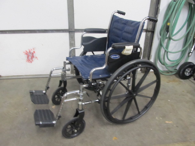 lot 46 image: LIKE NEW Invacare Tracer EX2 Wheelchair
