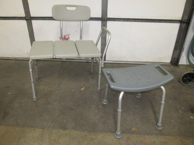 lot 49 image: 2 Medical Seats