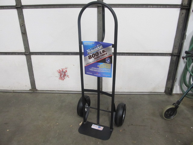 lot 52 image: BRAND NEW Milwaukee Heavy Duty Hand TruckDolly