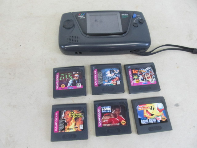 lot 72 image: Sega Game Gear w Games