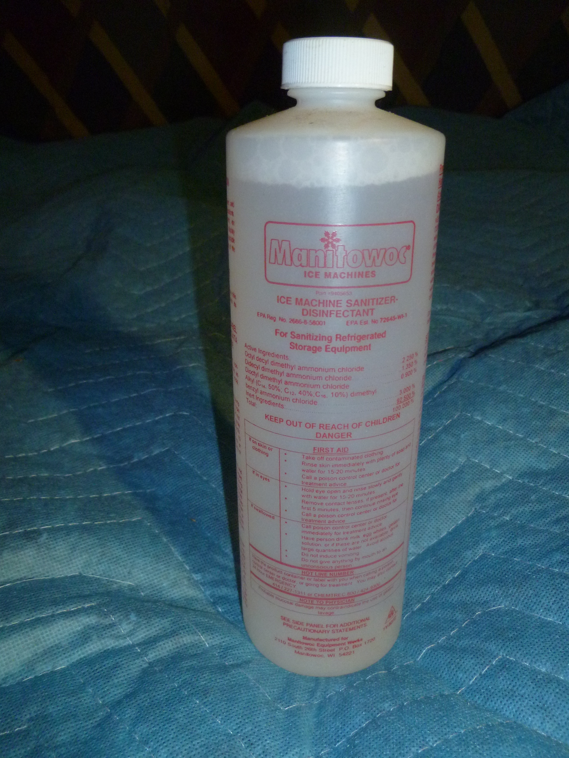 lot 127 image: Manitowoc Ice Machine Sanitizer Disinfectant