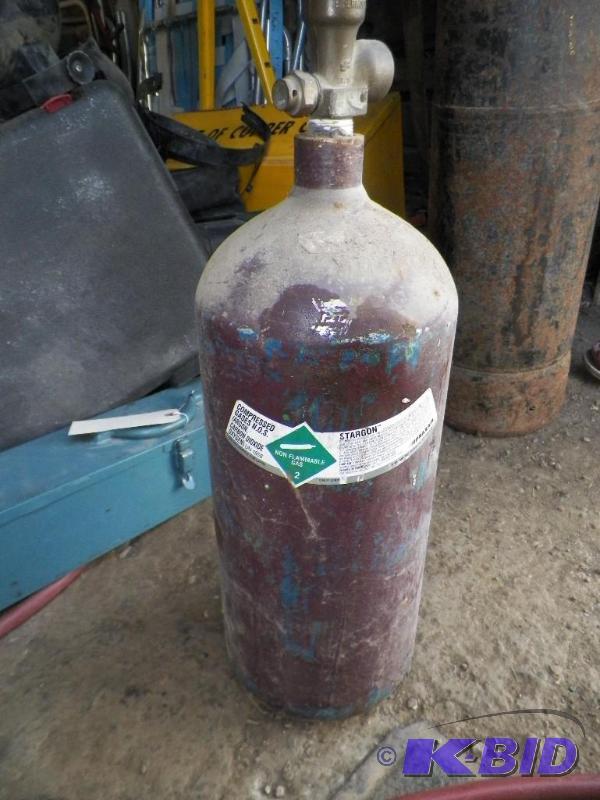 lot 21 image: Compressed Gas Cylinder