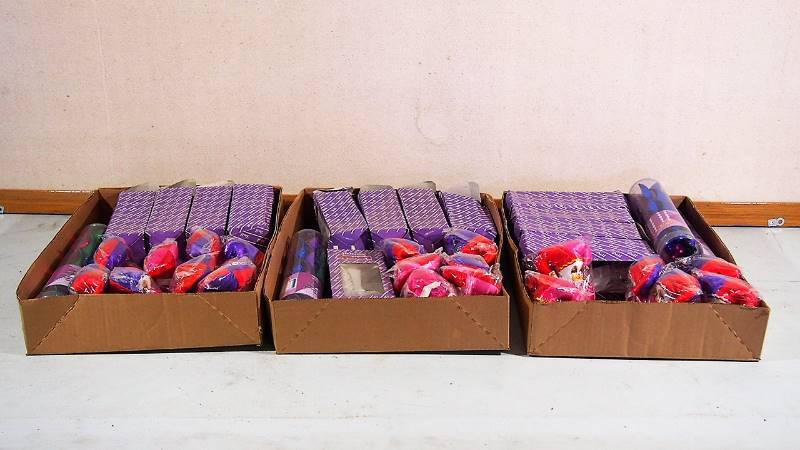 lot 25 image: 3 Flats of SwirlSticks in 4 assorted colors & Misc.