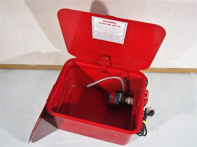 lot 9 image: Parts Washer