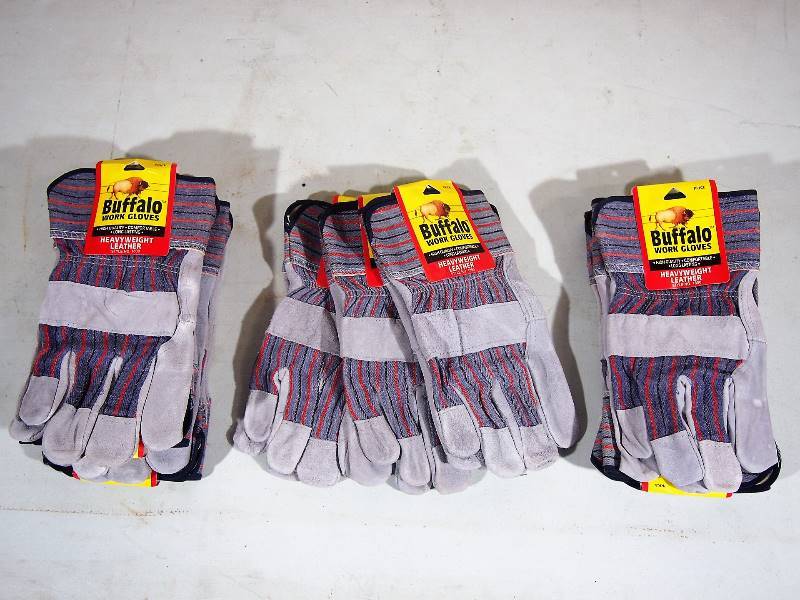 lot 115 image: NEW 10pr Heavyweight Leather Work Gloves