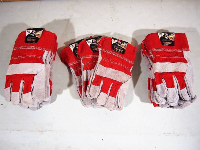 lot 120 image: 1 Dozen NEW Natural Cowsplit Leather Gloves