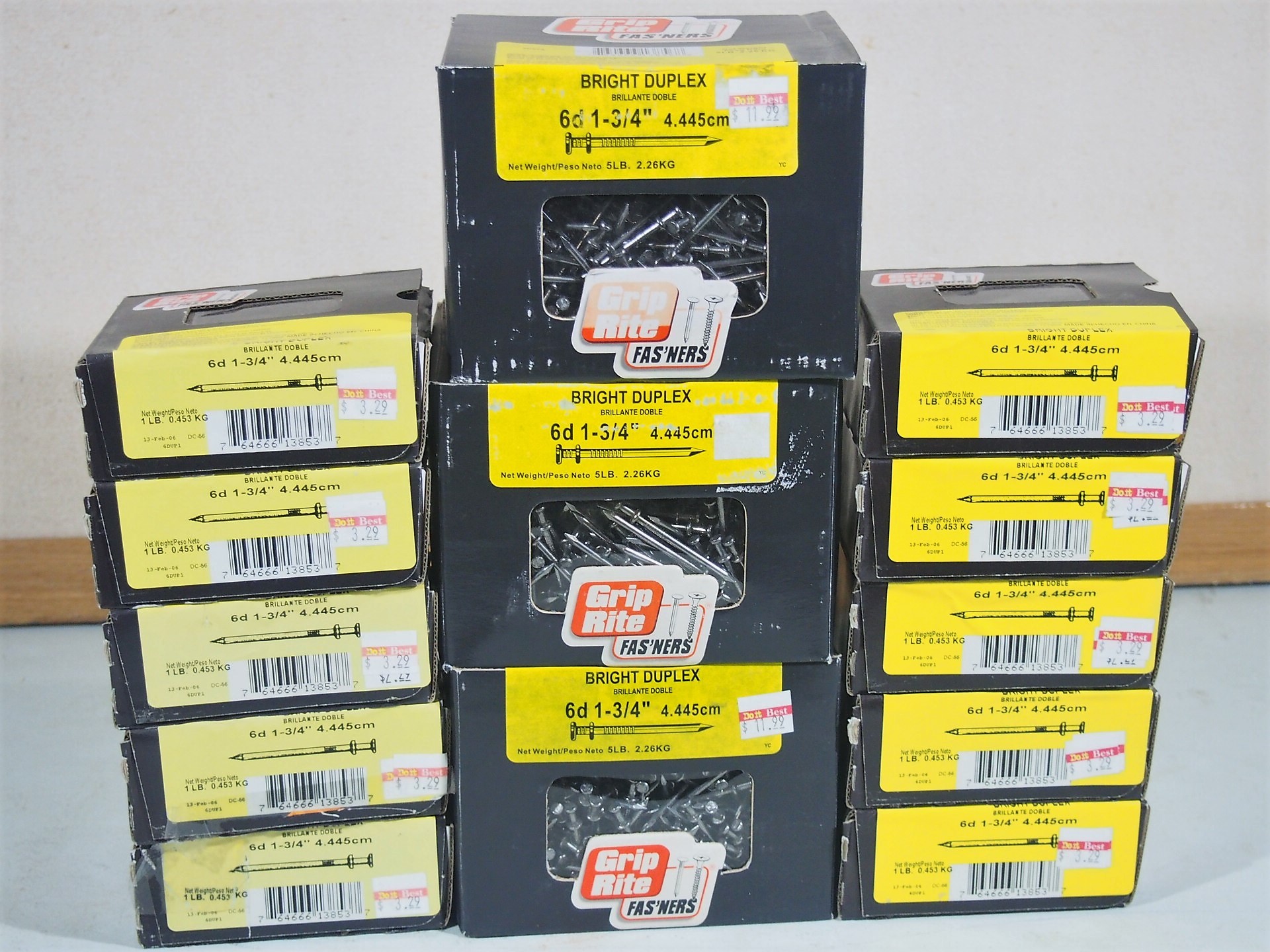 lot 139 image: 25 Pounds 6d 1-34 Duplex Nails
