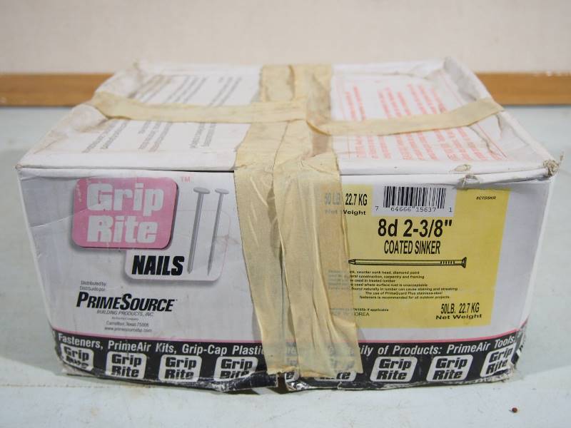 lot 160 image: 50 Pound Box 8d 2-38 Coated Sinker Nails