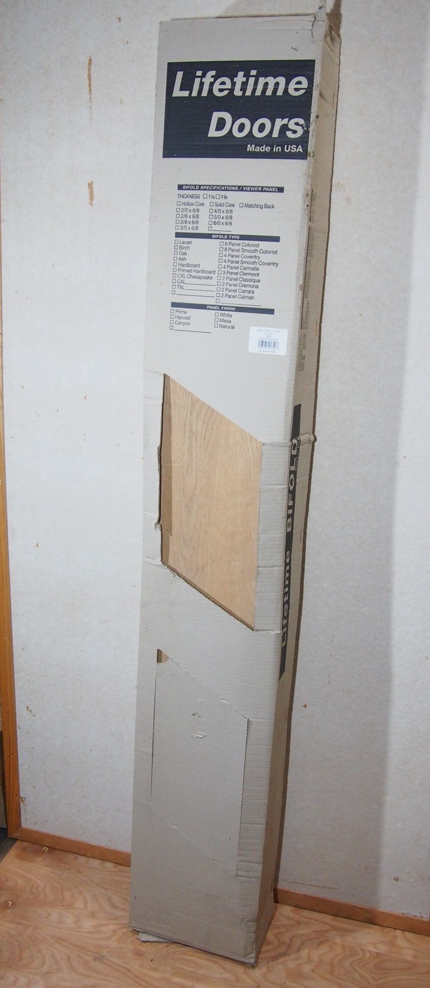 lot 13 image: Flush Oak 4 Door Bifold Closet Doors