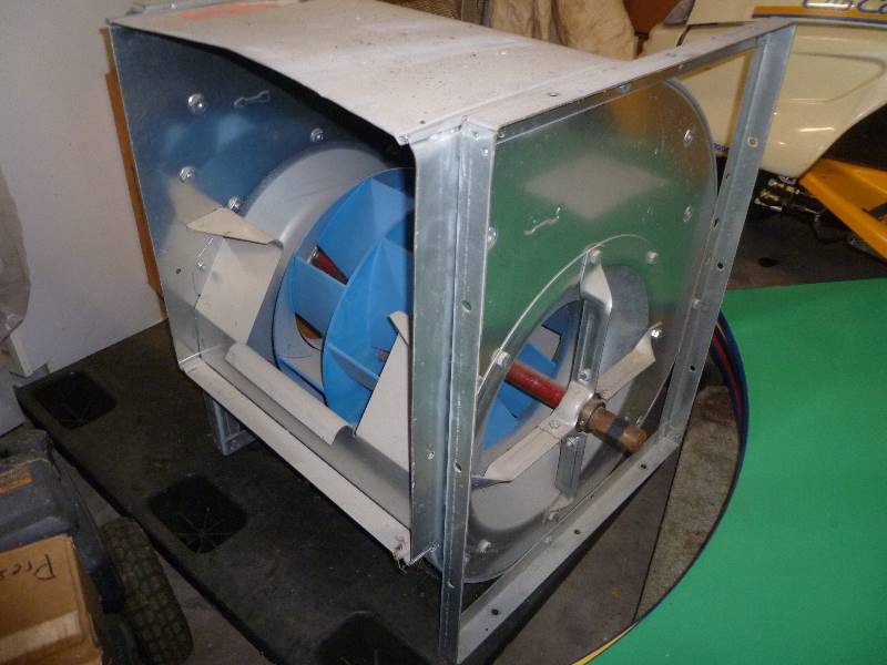 lot 109 image: Large Squirrel Cage FanBlower