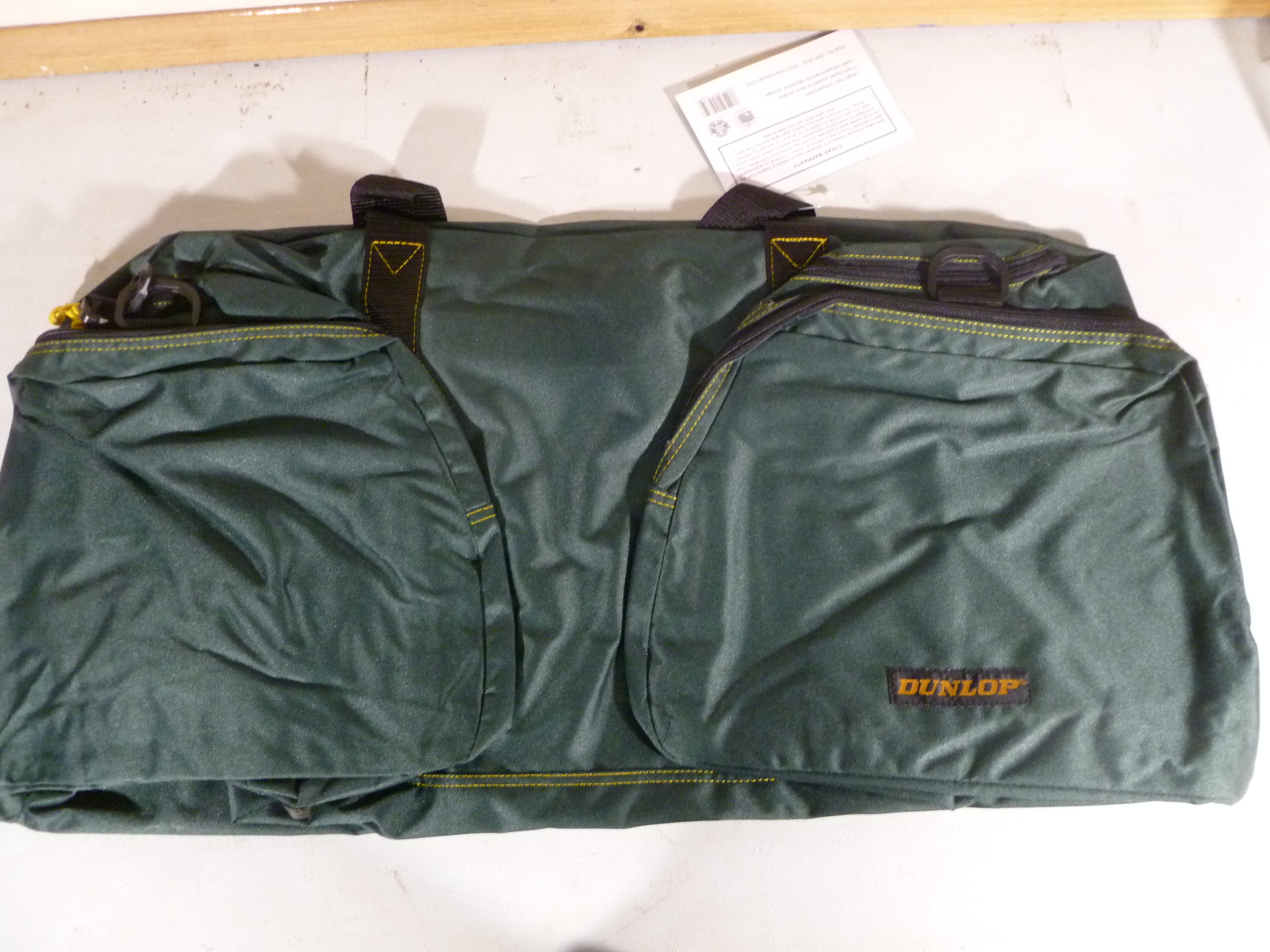 lot 88 image: NEW Dunlop Duffle Bag