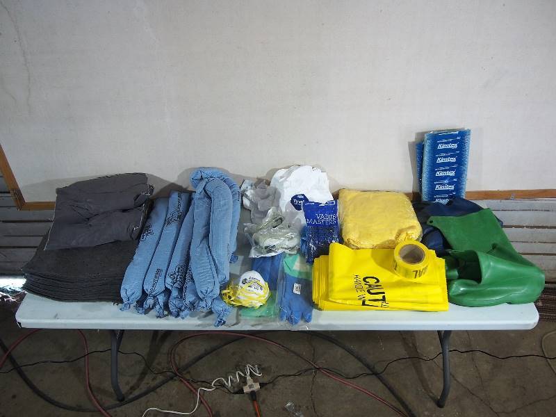 lot 22 image: Large Spill Kit