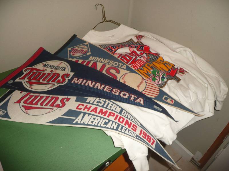 Twins Group 1987 & 1991 World Champions - See Pictures