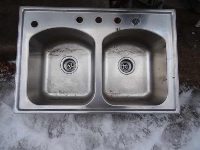 33 x 22 stainless kitchen sink....