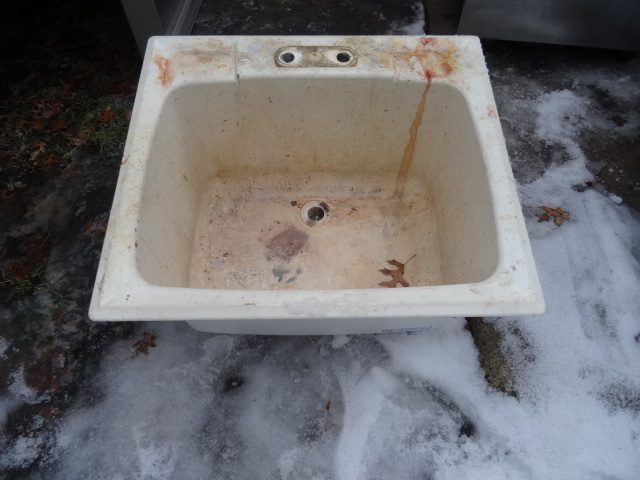 Fiberglass utility tub. 25 x 22 x 1...