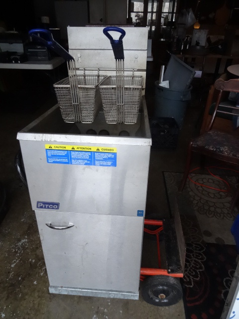 Pitco propane gas deep fryer. Like ...