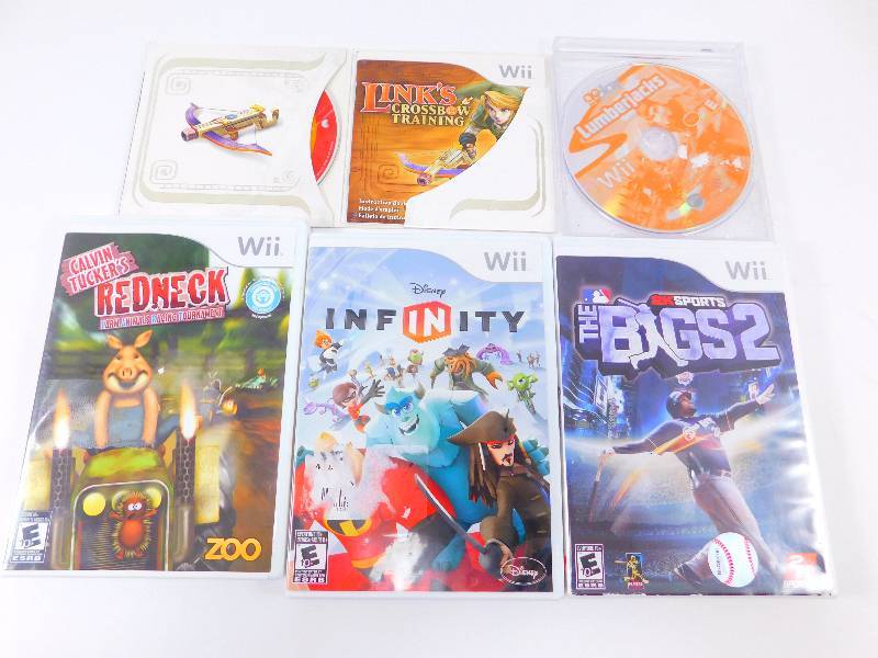 lot 8 image: Lot of 5 Wii Games