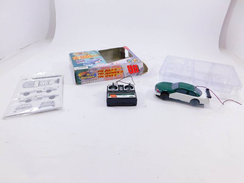lot 35 image: RC Nascar Car - RC Garage