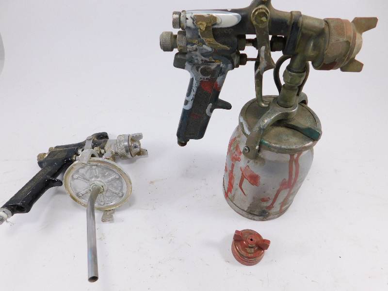 lot 67 image: Campbell Hausfeld Paint Sprayer(Missing Pot) and Buffalo Pressure Feed Air Paint Sprayer