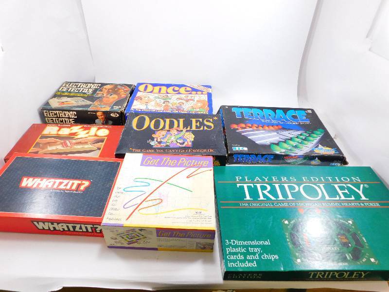 lot 79 image: Lot of Vintage Board Games - Complete