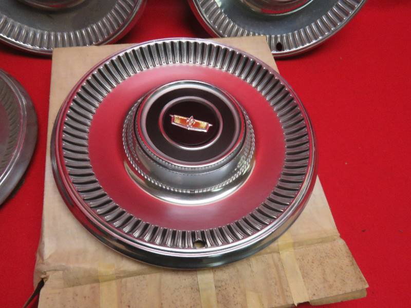 lot 65 image: Hubcaps