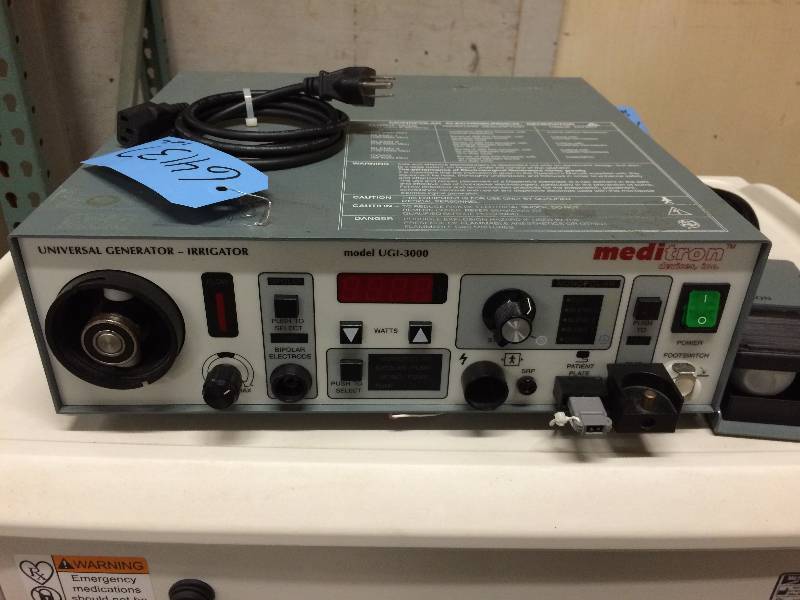 lot 18 image: Meditron Ugi-3000 Universal Generator - Irrigator With Footswitches Monopolar Electrosurgical Endoscopy Laparoscopy Surgical Equipment - Excellent