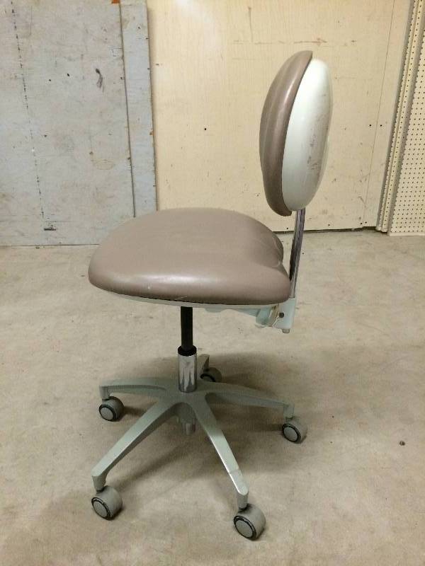 lot 32 image: One Just Sold For $250 (wship) On Ebay Brewer Medical Mobile Rolling Ergonomically Multi Adustible Dental Doctors Exam Stool Chair Tan - Nice Condition - No Tears