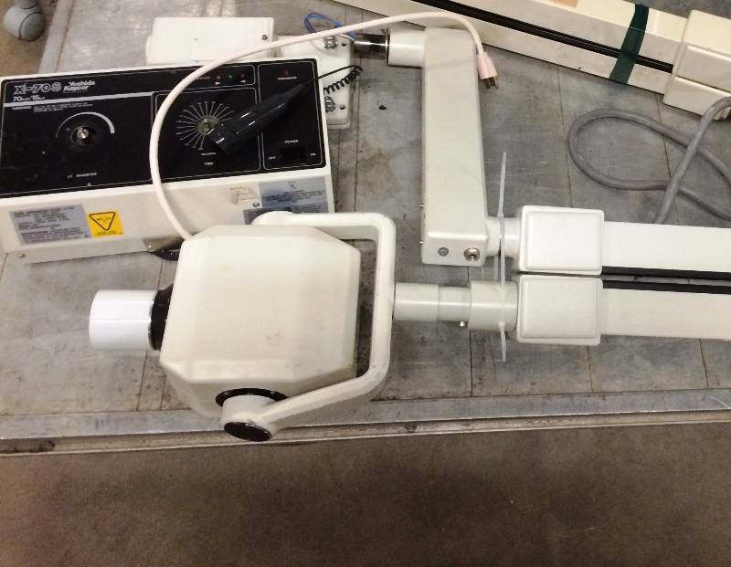 lot 66 image: WOW Retails Used $1500 Yoshida Kaycor Wall Mounted Intraoral Dental X-Ray Model X-70S Apparatus Tube Head Arm & Wall Mount - Worked When It Was Recently Removed 