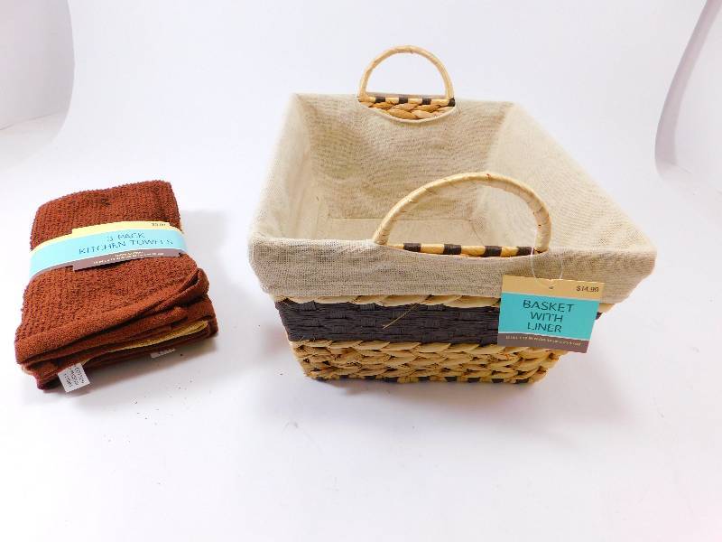 lot 1 image: Basket and 3-Pack Kitchen Towels - Brand New