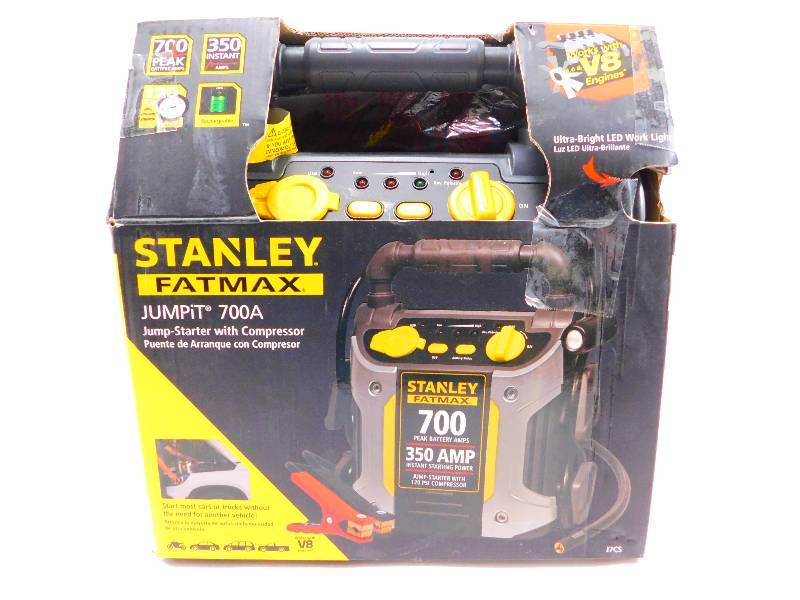 lot 29 image: Stanley Fatmax JUMPiT 700 Amp Portable Jump Starter & Compressor