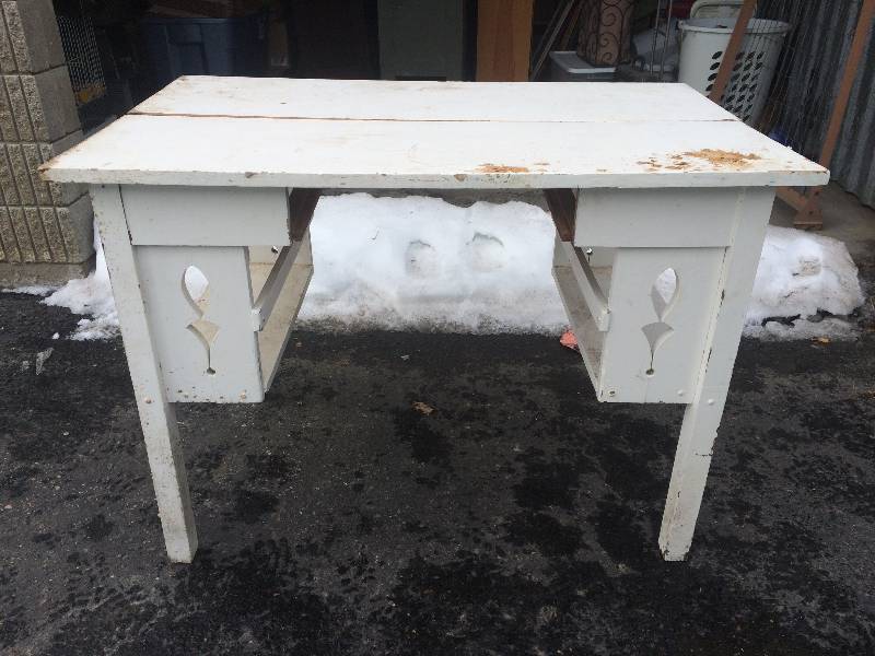 lot 35 image: Vintage Desk