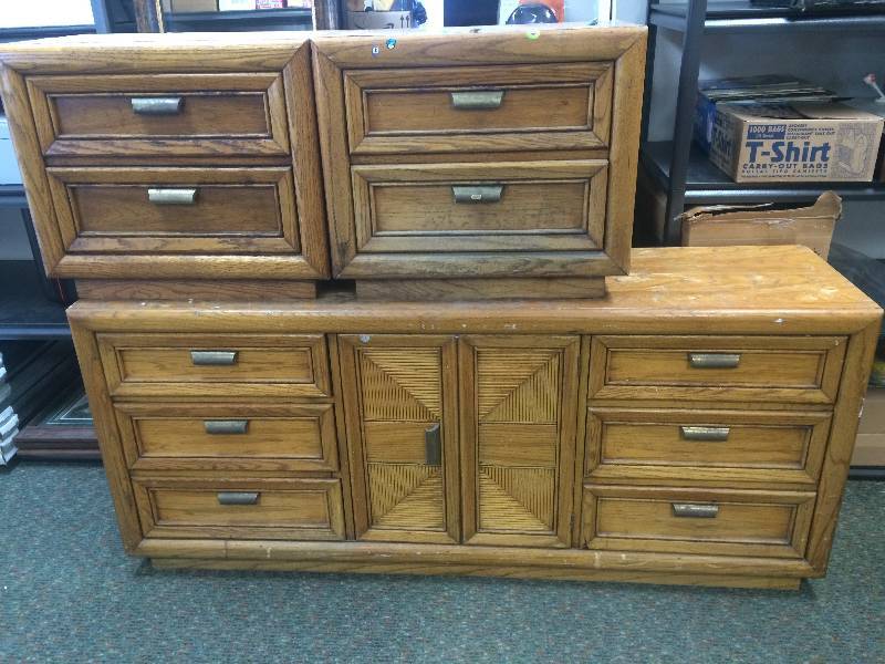 lot 14 image: Wood DresserNight Stands