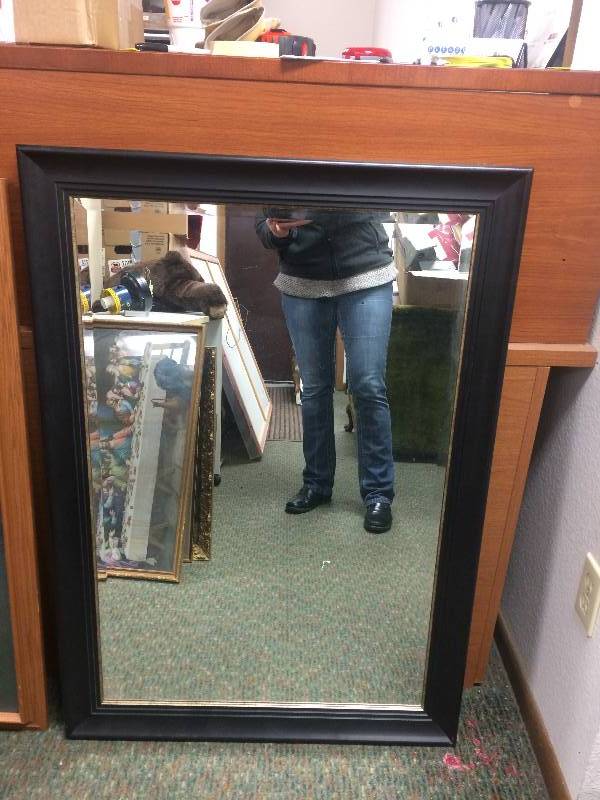 lot 4 image: Framed Mirror