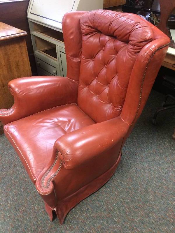 lot 8 image: VintageOld Leather Arm Chair