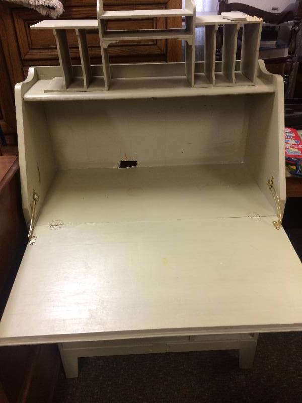 lot 10 image: Vintage Desk