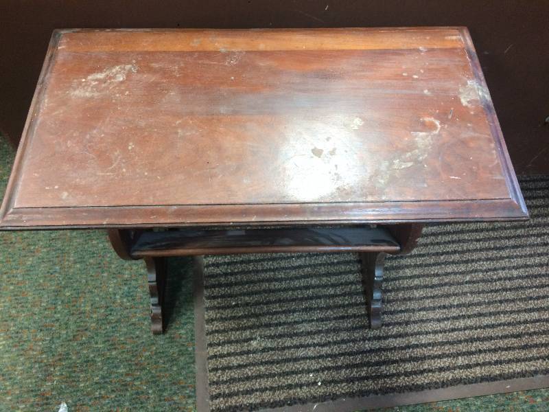 lot 16 image: Antique Side Table