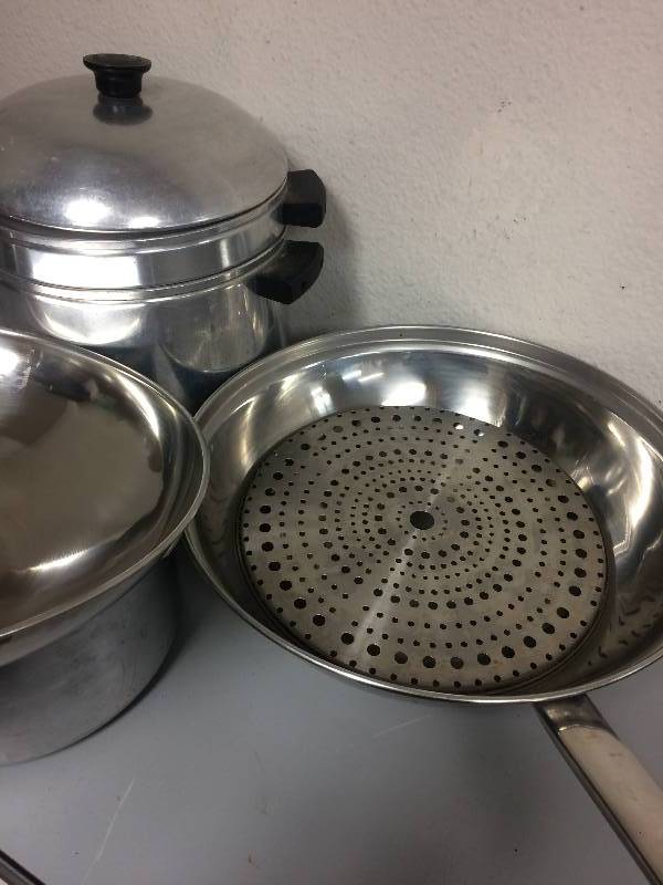 lot 37 image: Assorted Pots and Wok