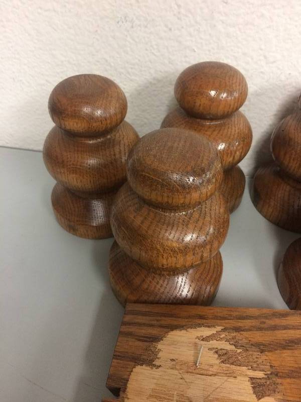 lot 39 image: Antique StairNewel Post Finials