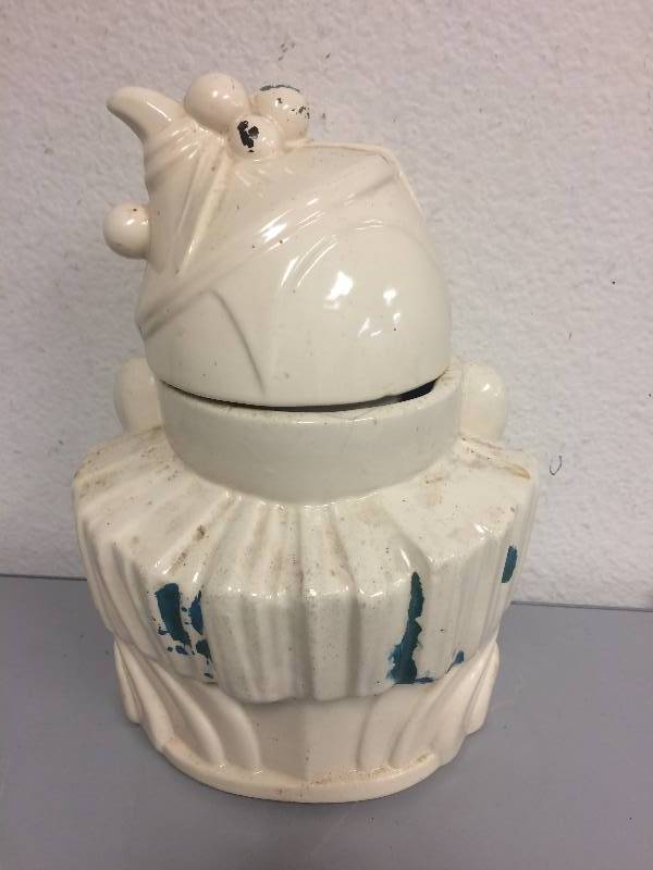 lot 24 image: Vintage McCoy Clown Cookie Jar