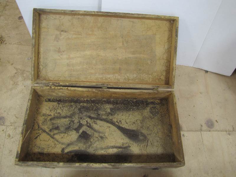 lot 10 image: 2 Wood Vintage Boxes