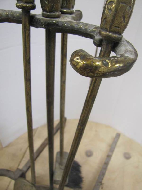 lot 13 image: Fireplace Set