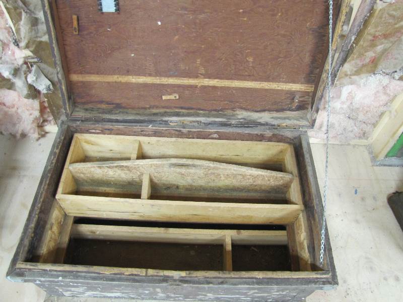 lot 27 image: Vintage Wood Tool Box
