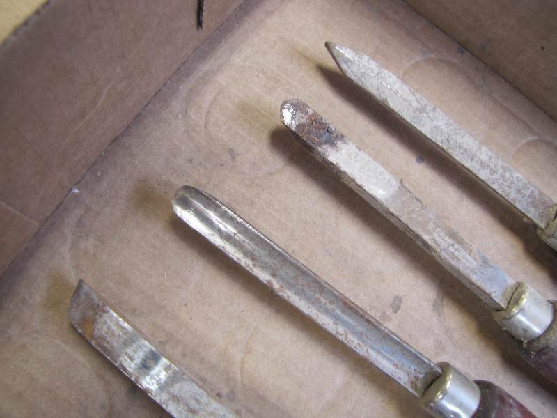 lot 60 image: Craftsman Wood Tuning Chisels